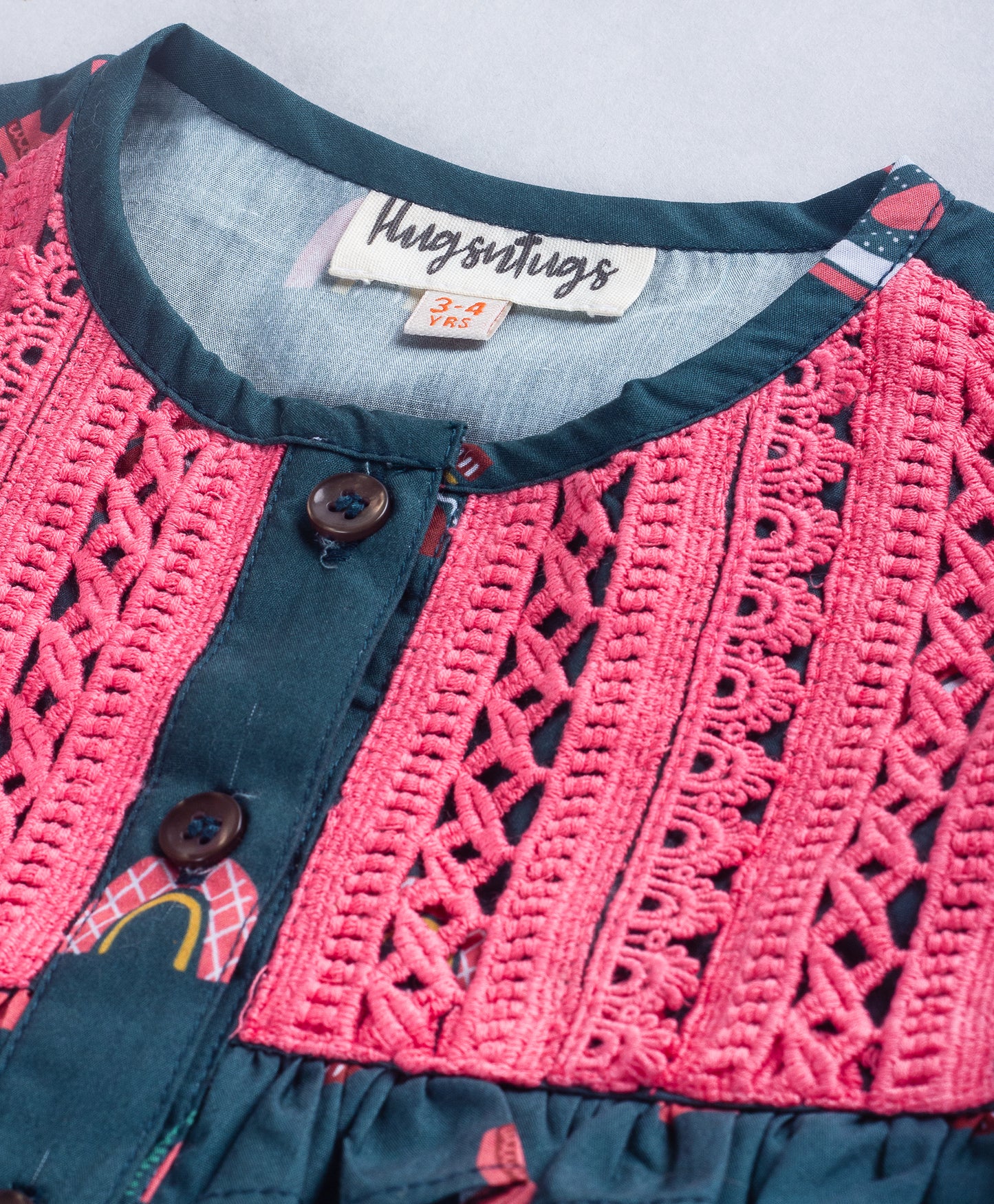 GREEN RAINBOW PRINT TOP WITH LACE APPLIQUÉ AT YOKE