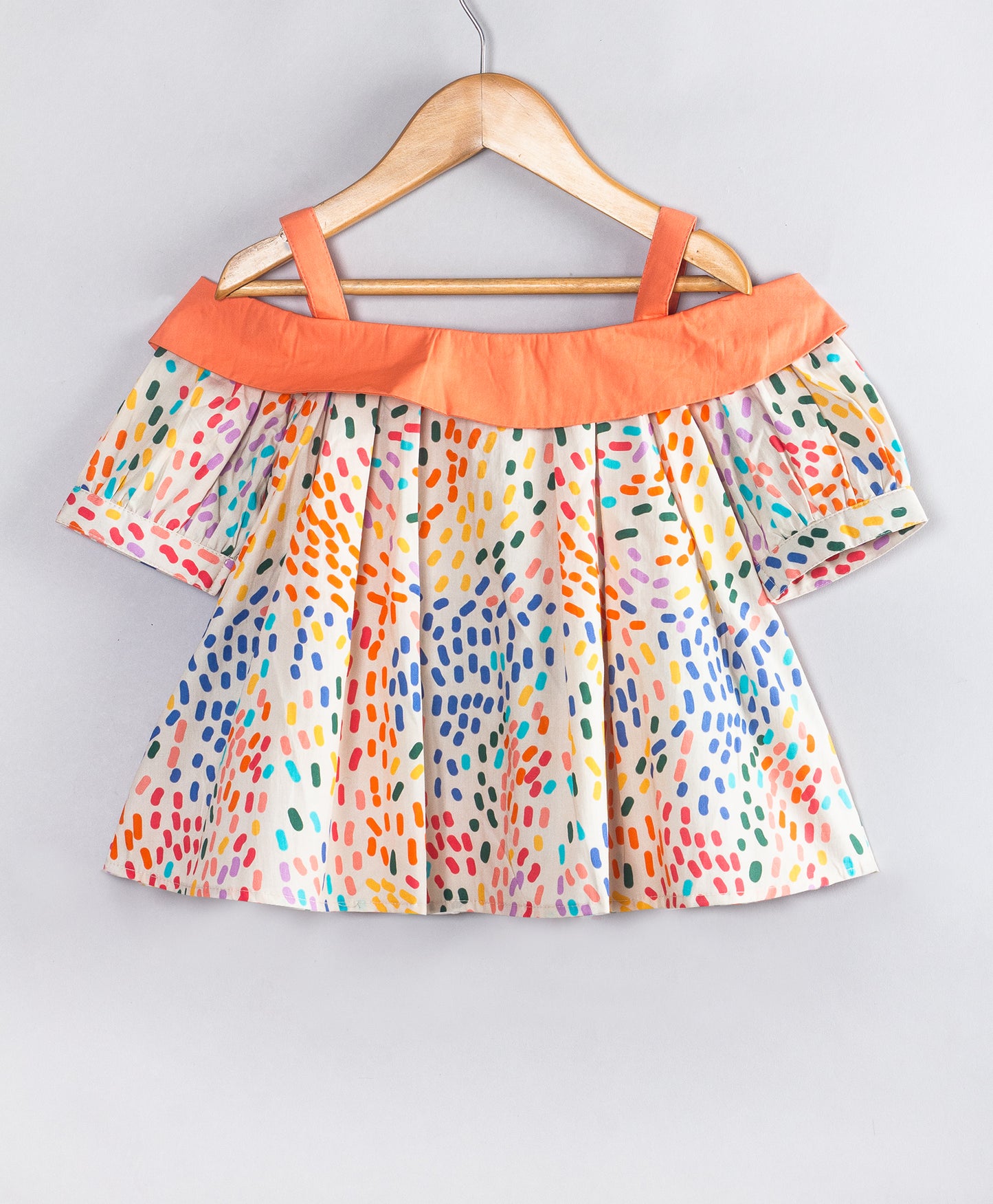 CONFETTI PRINT COLD SHOULDER TOP