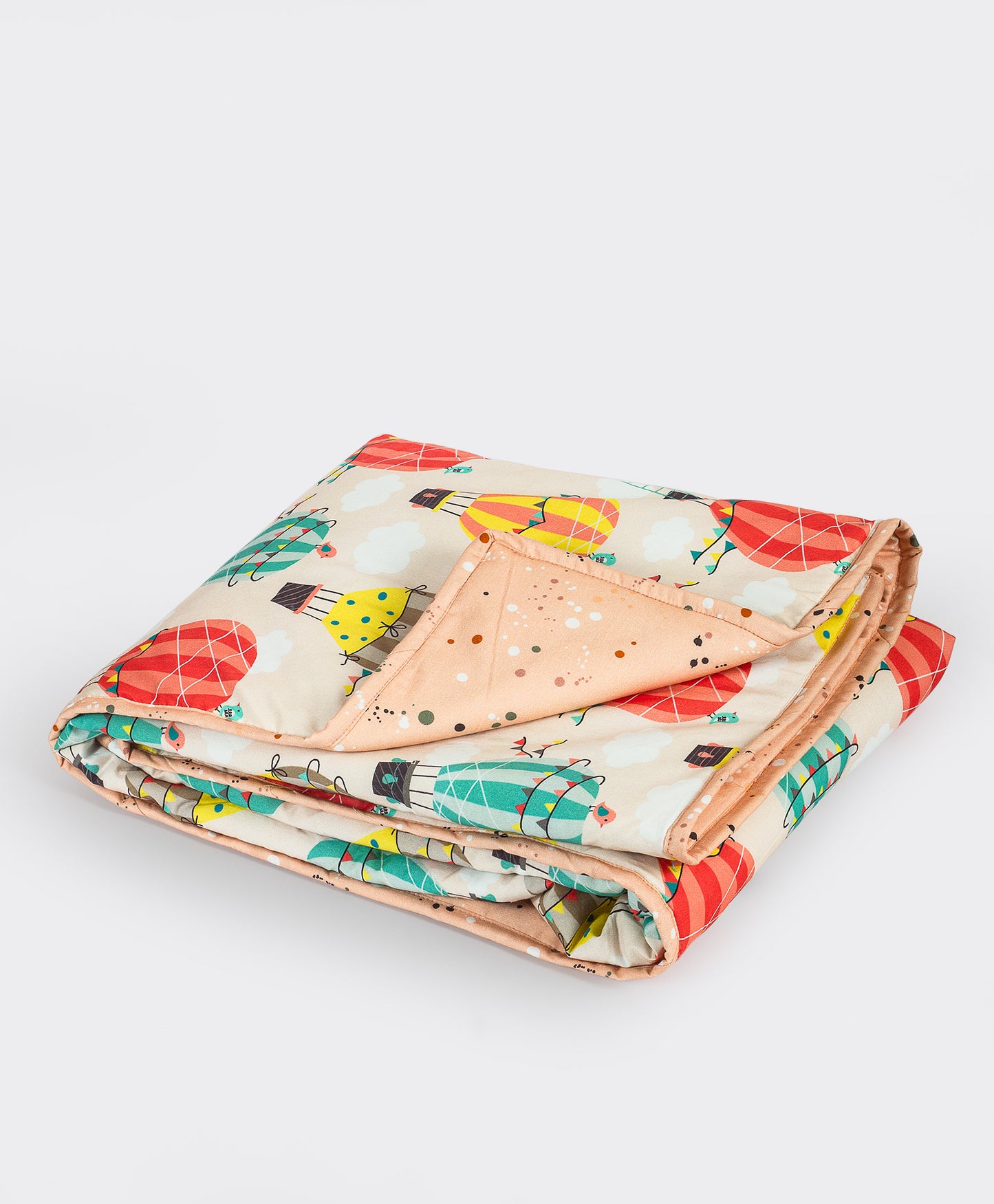 HOT AIR BALLOON PRINT AC QUILT WITH DOT PRINT LINING.
