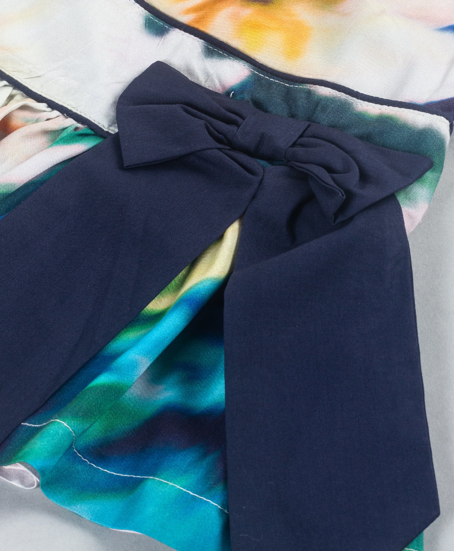 WATER COLOR EFFECT PRINT TOP WITH BOW AT WAIST