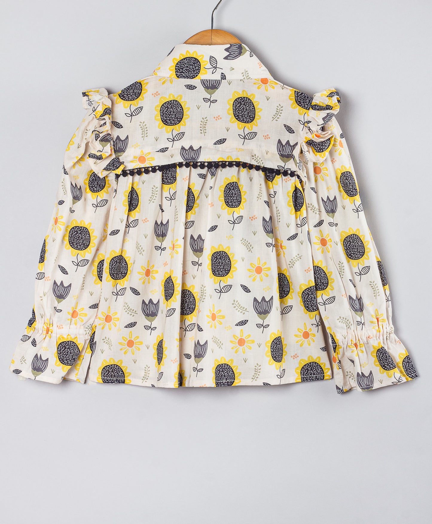 SUNFLOWER PRINT TOP WITH CONTRAST LACE AT YOKE SEAM
