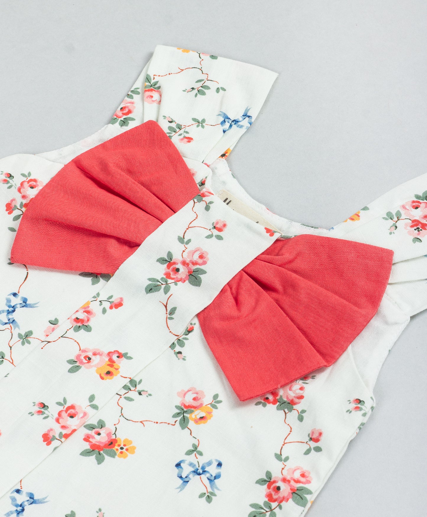 WHITE AND CORAL FLORAL INFANT SHORTS SET