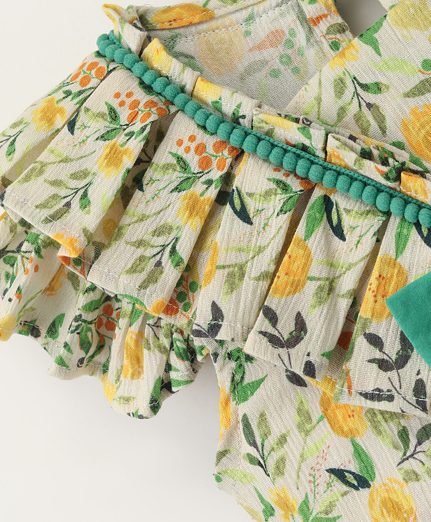 Cap Sleeves Seamless Vintage Style Floral Printed With Lace & Frills Along The Yoke Detailed Bow Embellished Top - Yellow