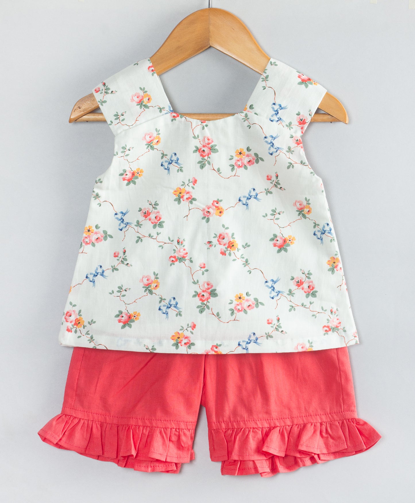 WHITE AND CORAL FLORAL INFANT SHORTS SET