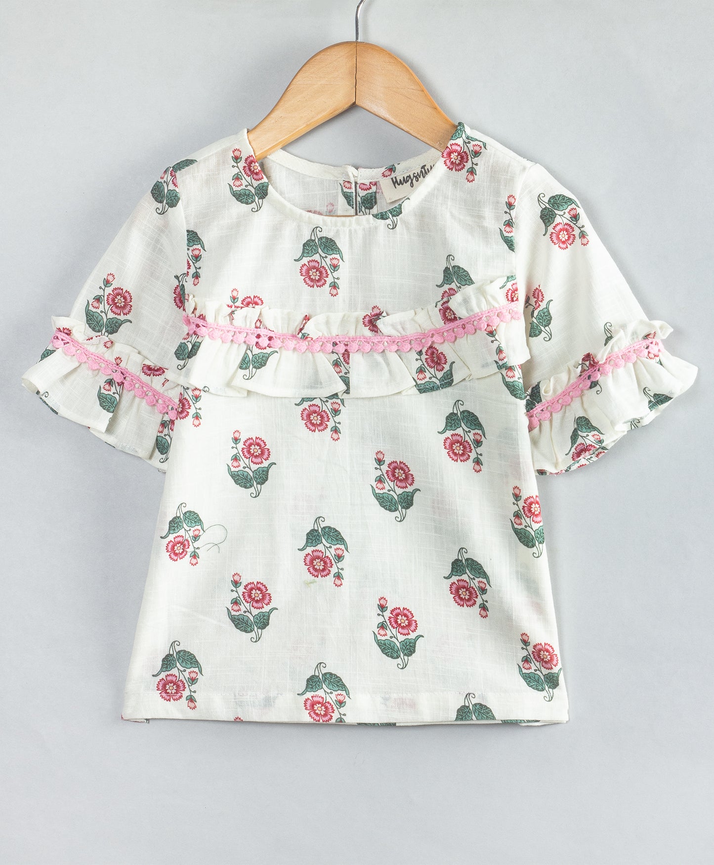 FLOWER MOTIF PRINT TOP WITH CONTRAST LACE