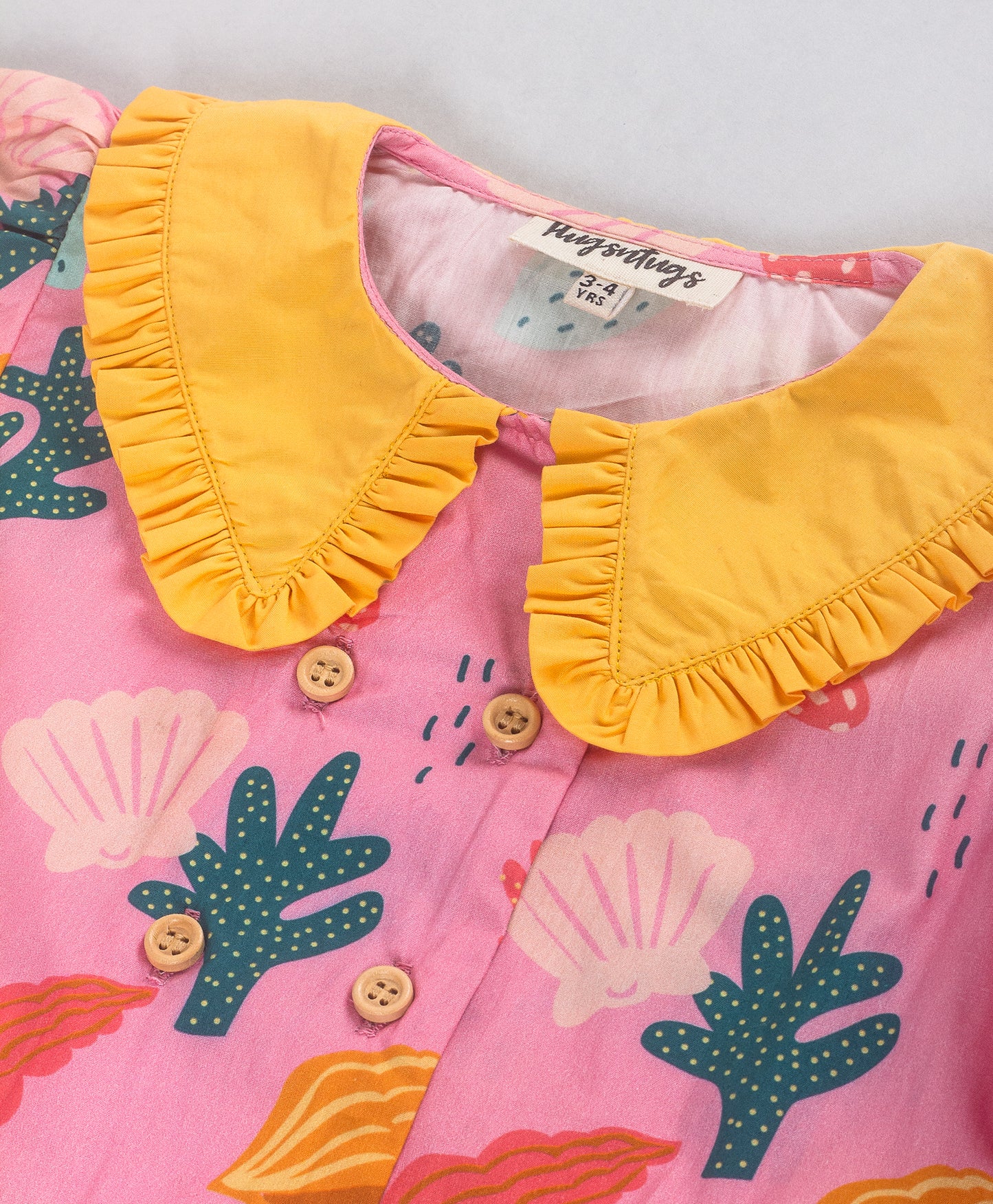 PINK SEA SHELL PRINT TOP WITH BIG YELLOW COLLARS