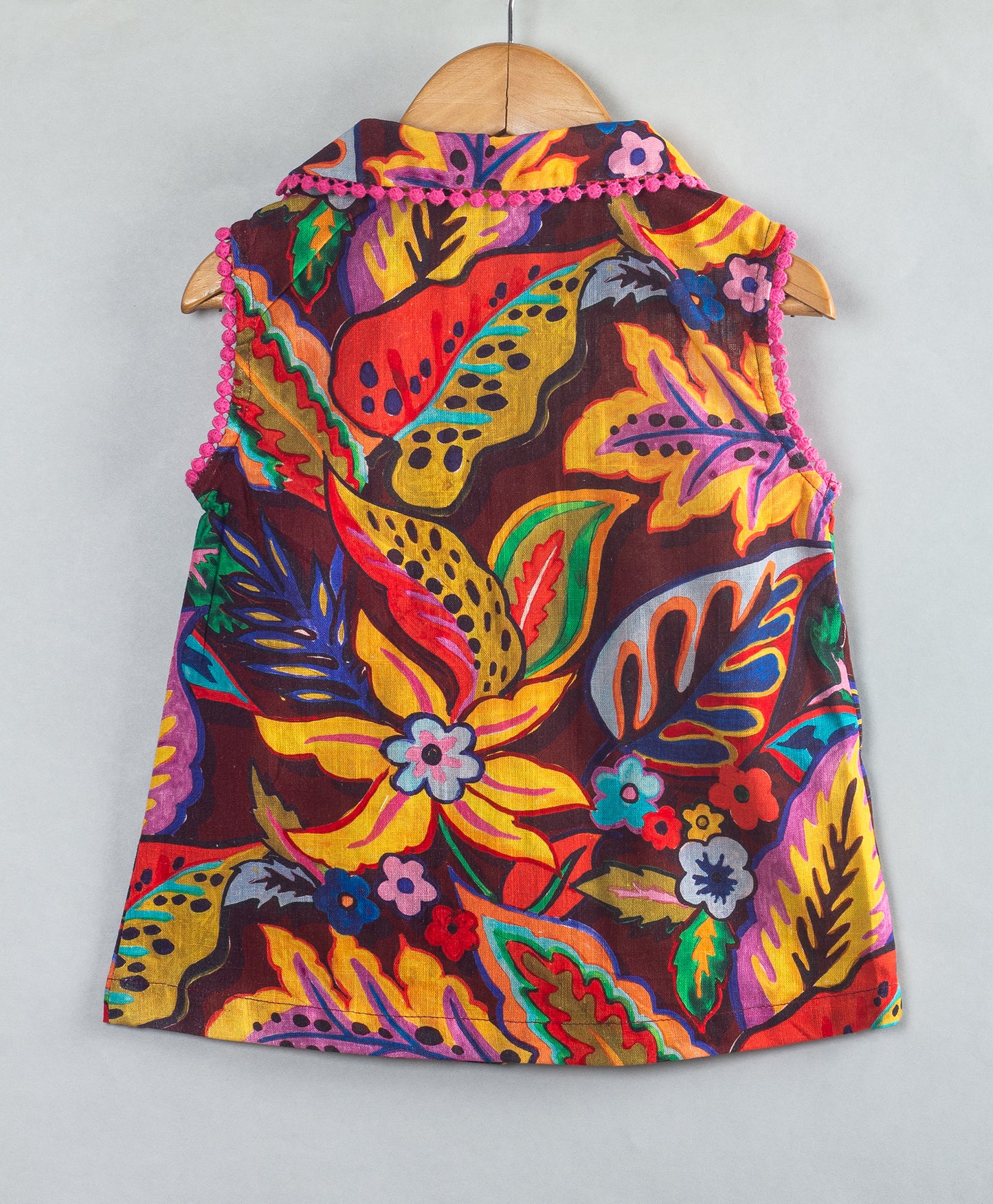 MULTI FLORAL PRINT ASYMMETRIC PETER PAN COLLARS WITH CONTRAST LACE