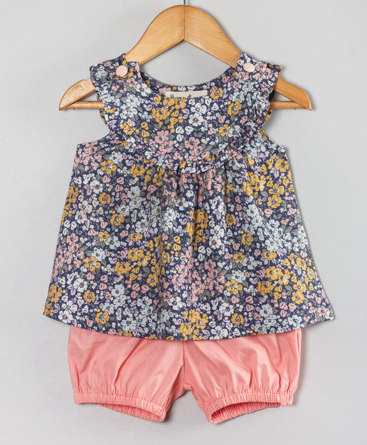 DITSY FLORAL PRINT TOP WITH SOLID PEACH SHORTS INFANT GIRL SET