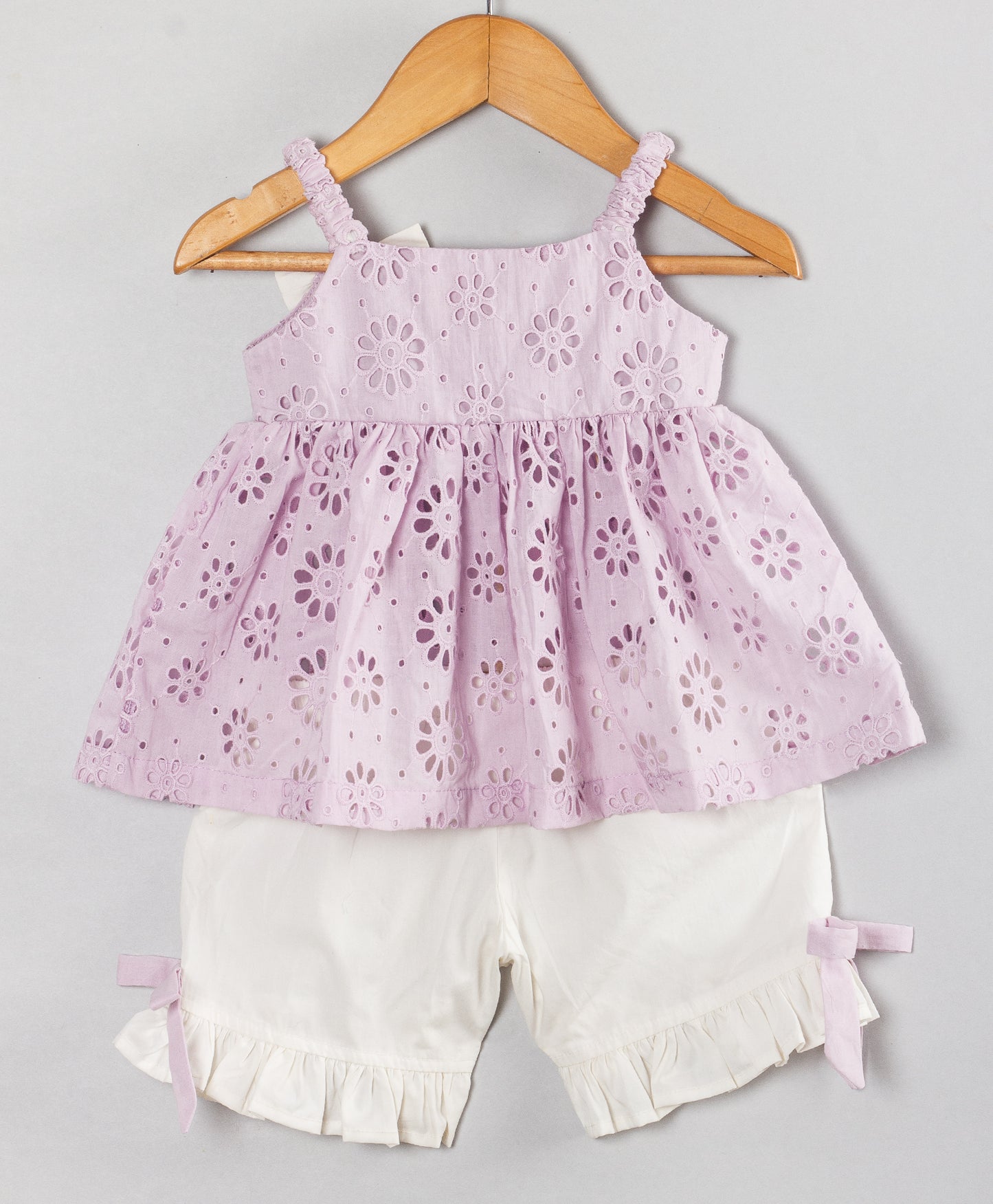 LILAC SCHIFFLI INFANT SET WITH WHITE BLOOMERS