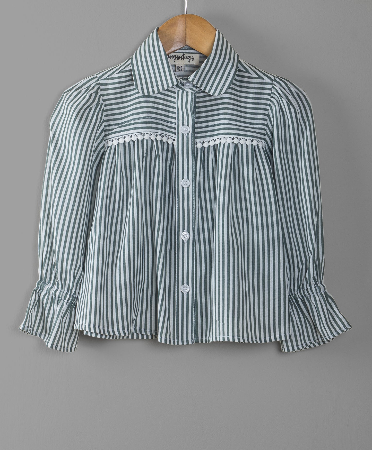 STRIPE PRINT TOP WITH LACE ON YOKE SEAM