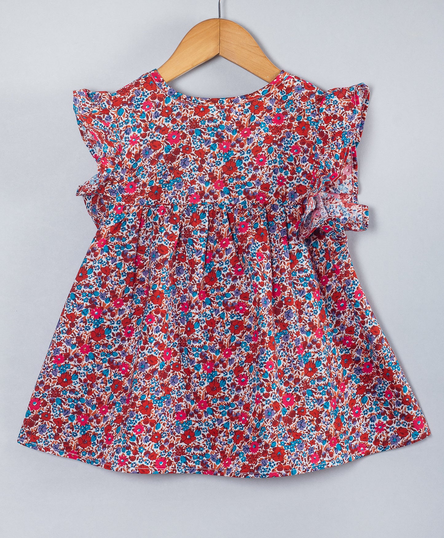 DITSY FLORAL PRINT TOP WITH SELF TIE UP AND FRONT NECK