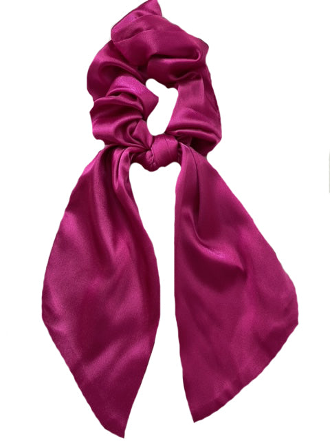 FUCHIA SCRUNCHIE WITH A BOW TIE