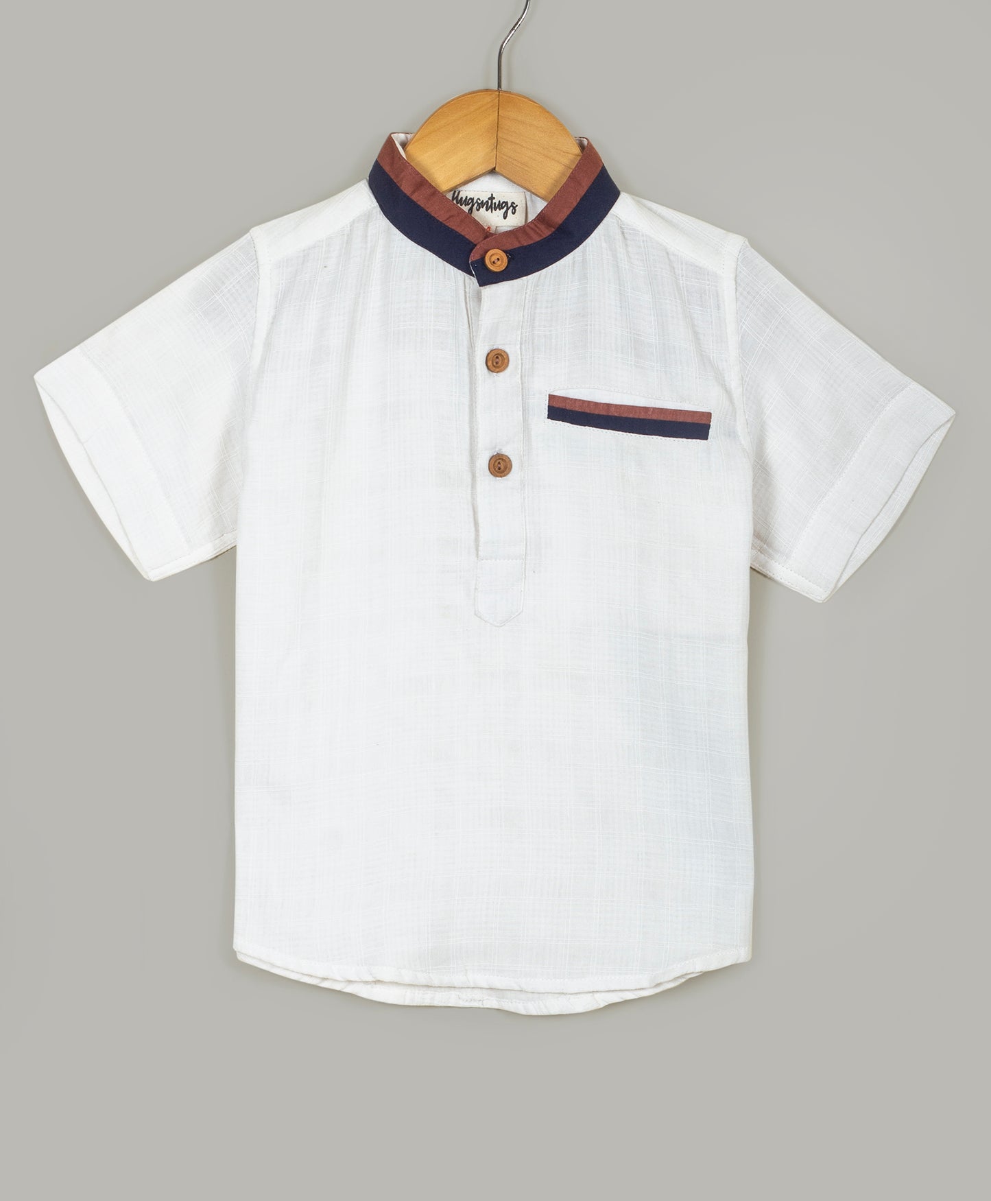 White slub cotton shirt with contrast collars and pocket detailing