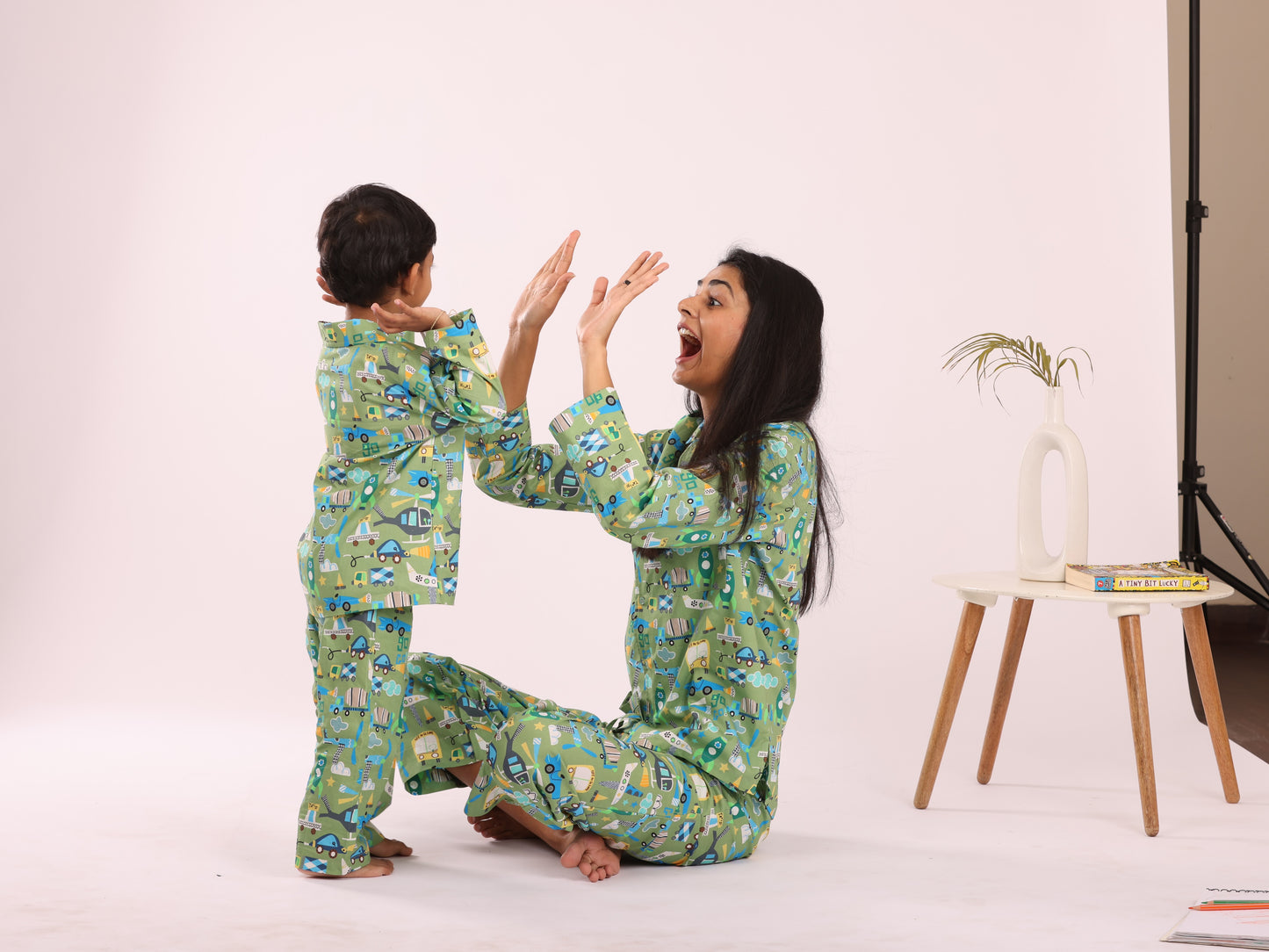 GREEN VEHICLE PRINT MOM NIGHTSUIT