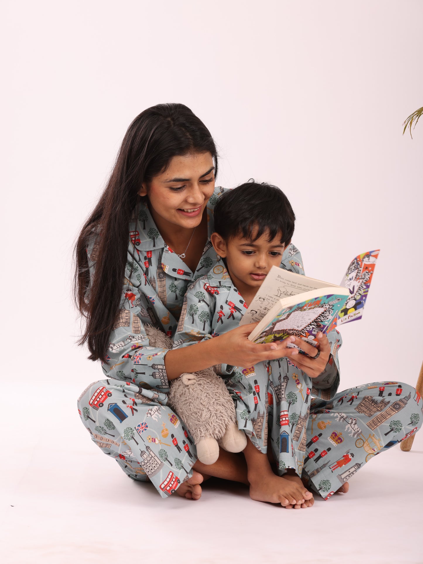 LONDON PRINT NIGHTSUIT