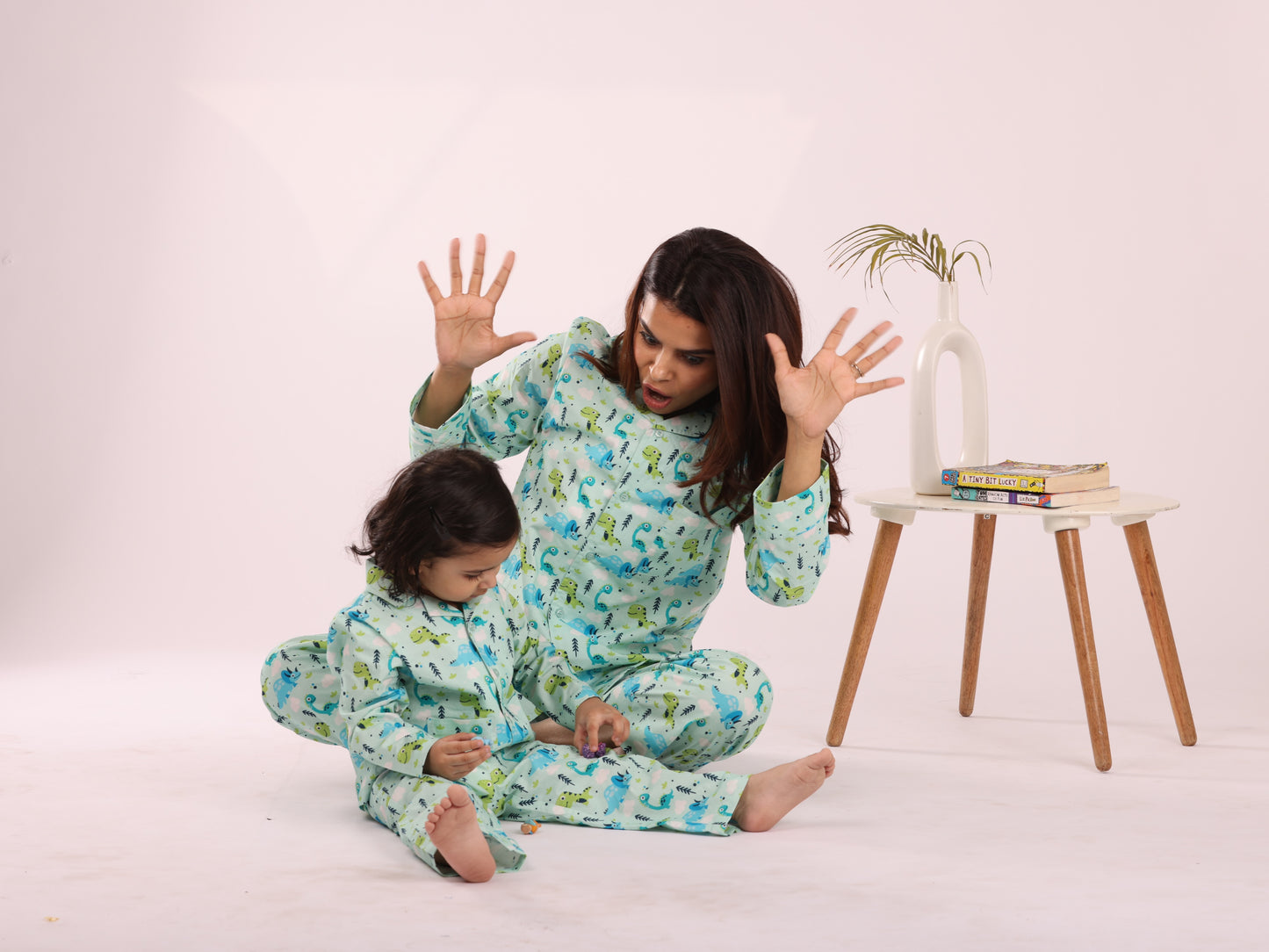 DINO PRINT MOM NIGHTSUIT