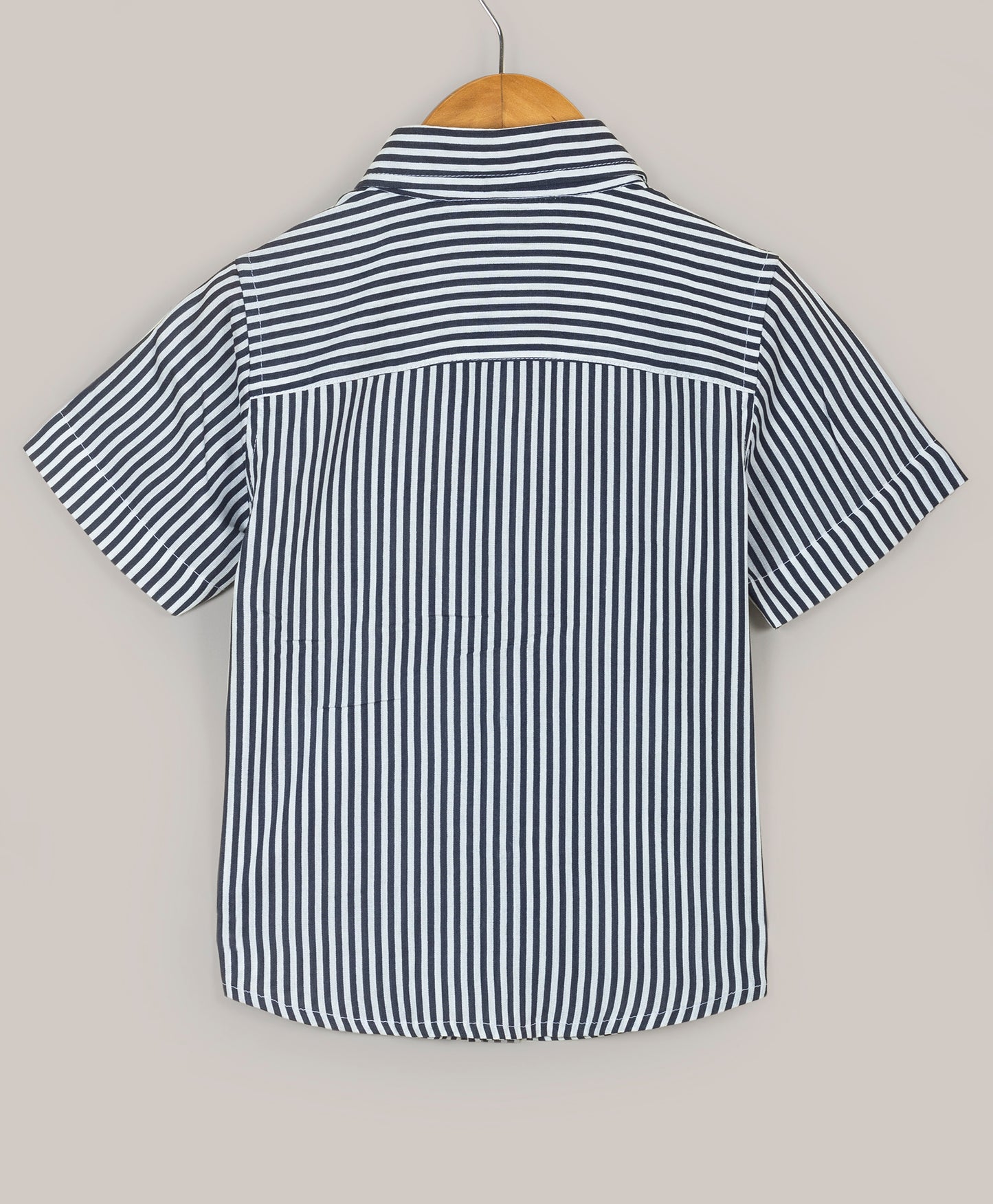 Stripe print shirt with contrast pocket and embroidery