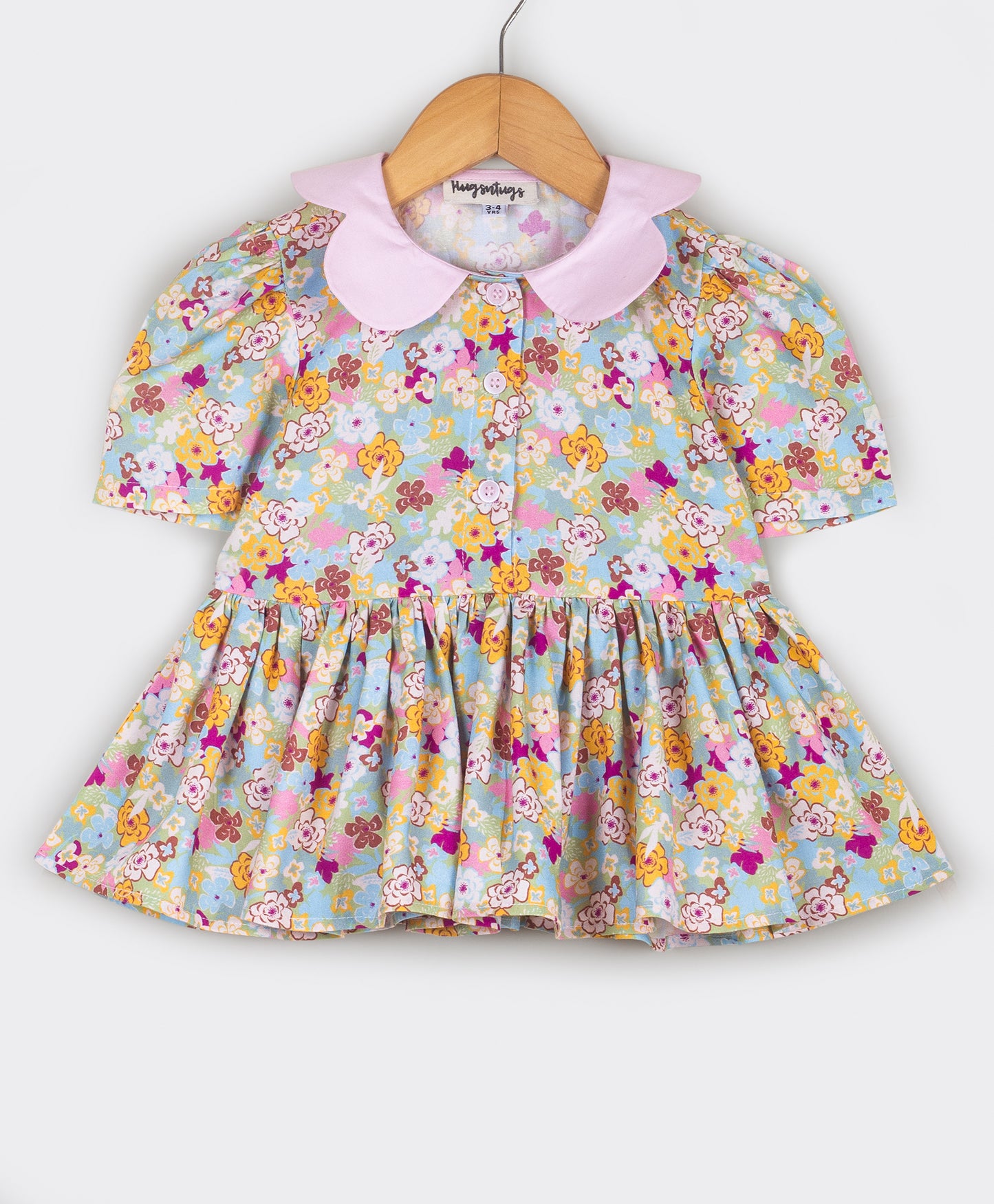 Floral top with contrast flower shaped collar