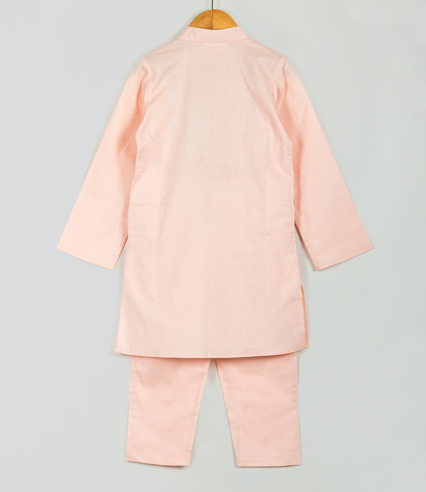 pink kurta set with zari embroidery