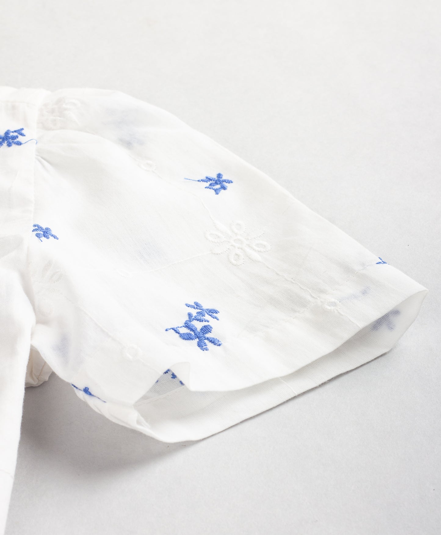 Floral Embroidered Bow Applique Detailed Shirt Style Top - White