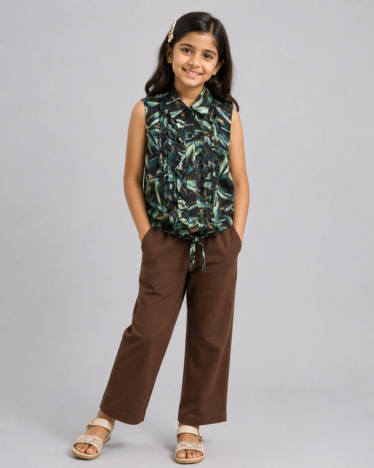 LEAF PRINT TOP WITH RUFFLES AT FRONT