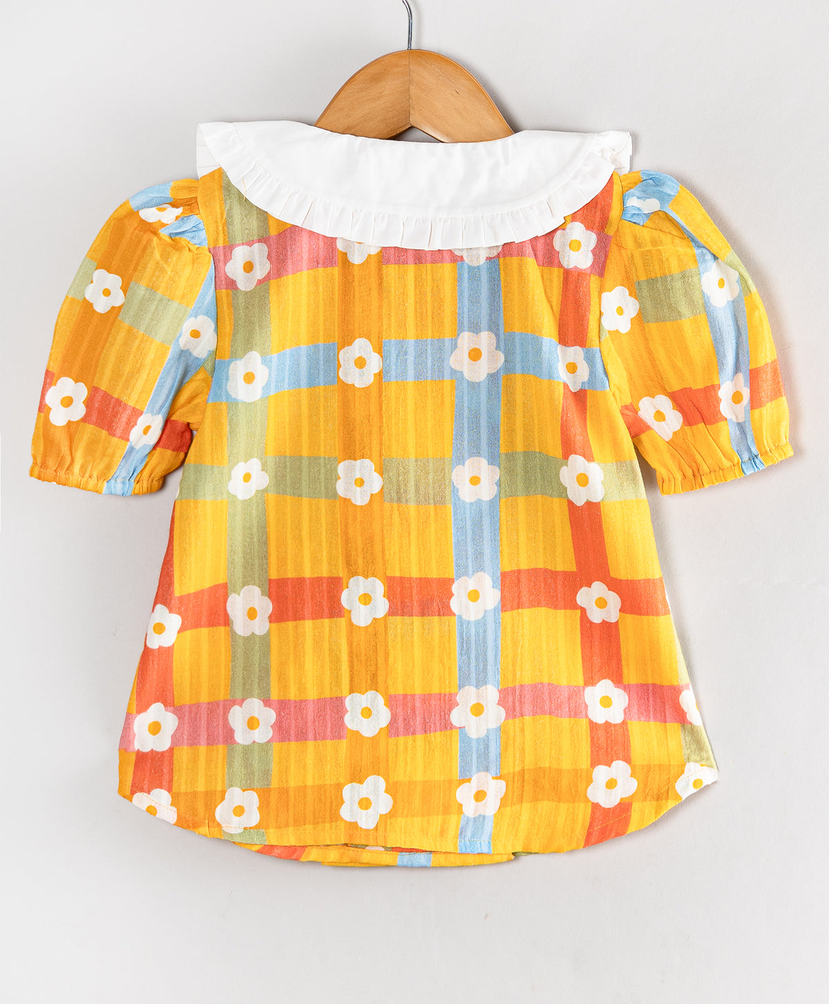 SMALL FLOWER ON CHECK PRINT TOP WITH BIG COLLARS