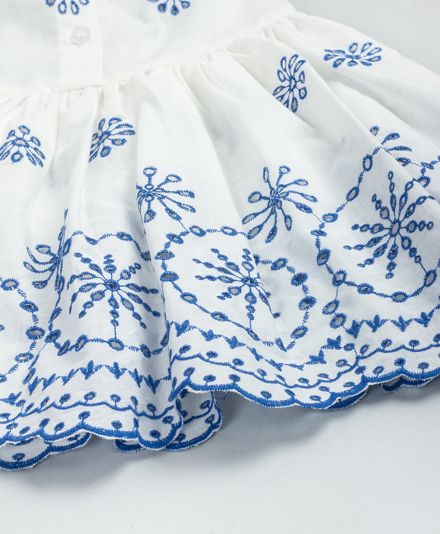 DRESS WITH CONTRAST EMBROIDERY