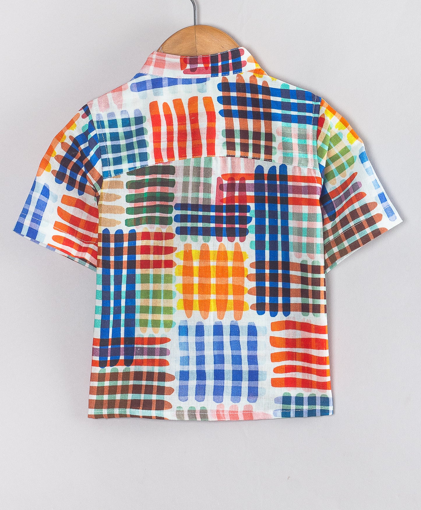 MULTICOLOR CRISCROSS PRINT SHORTS SET