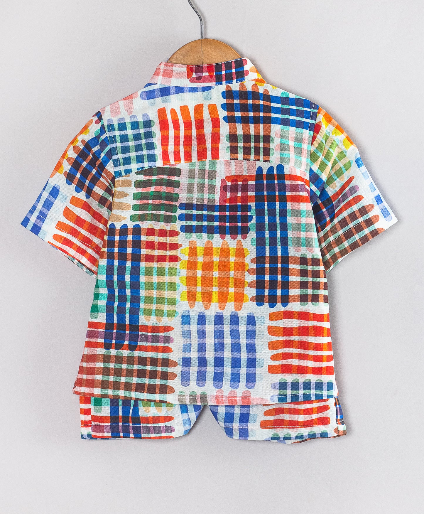 MULTICOLOR CRISCROSS PRINT SHORTS SET