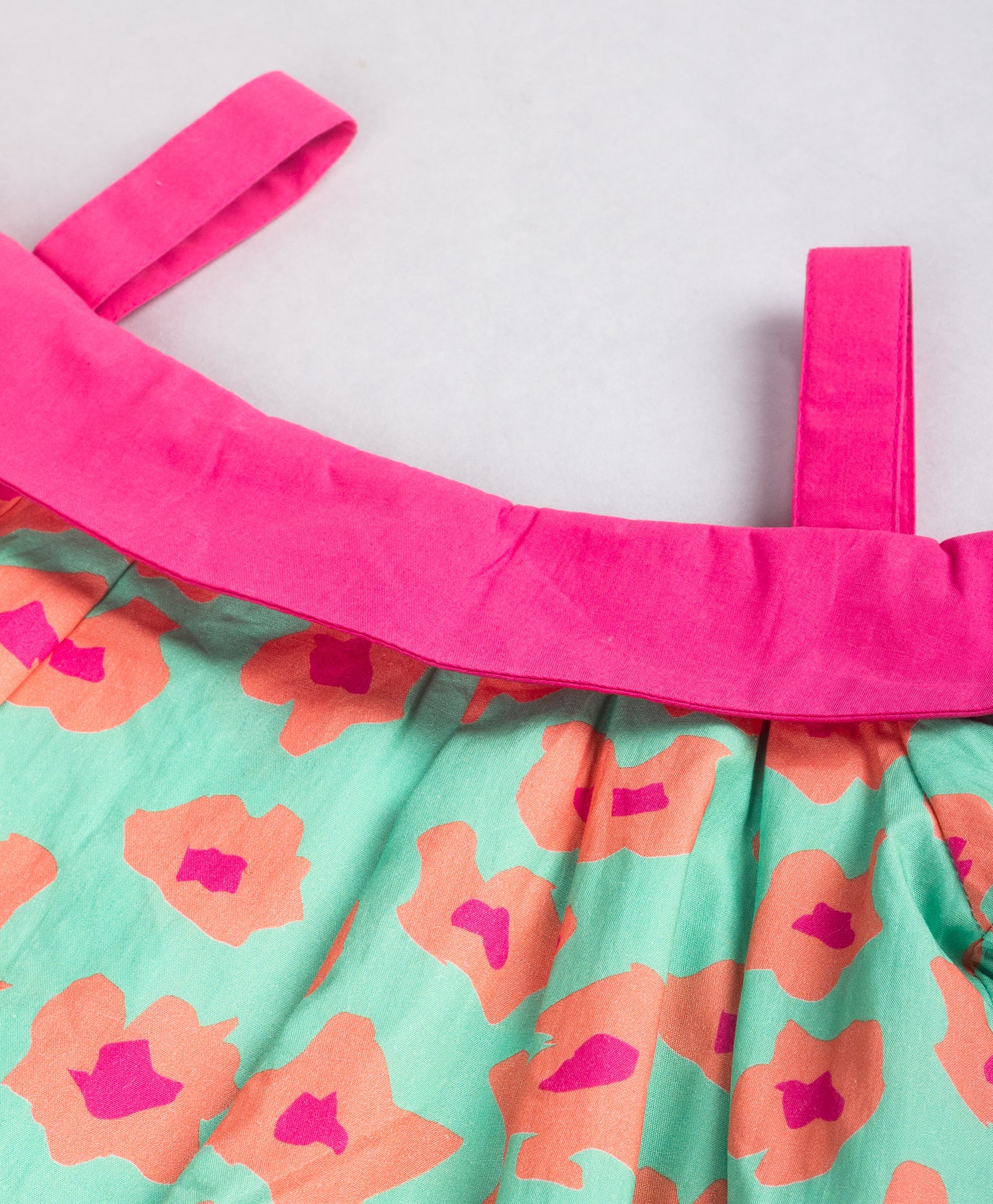 FLORAL PRINT TOP WITH DROP SHOULDERS AND STRAPS