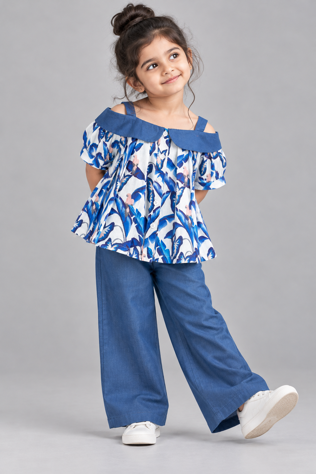 LEAF PRINT TOP WITH SHOULDER STRAPS