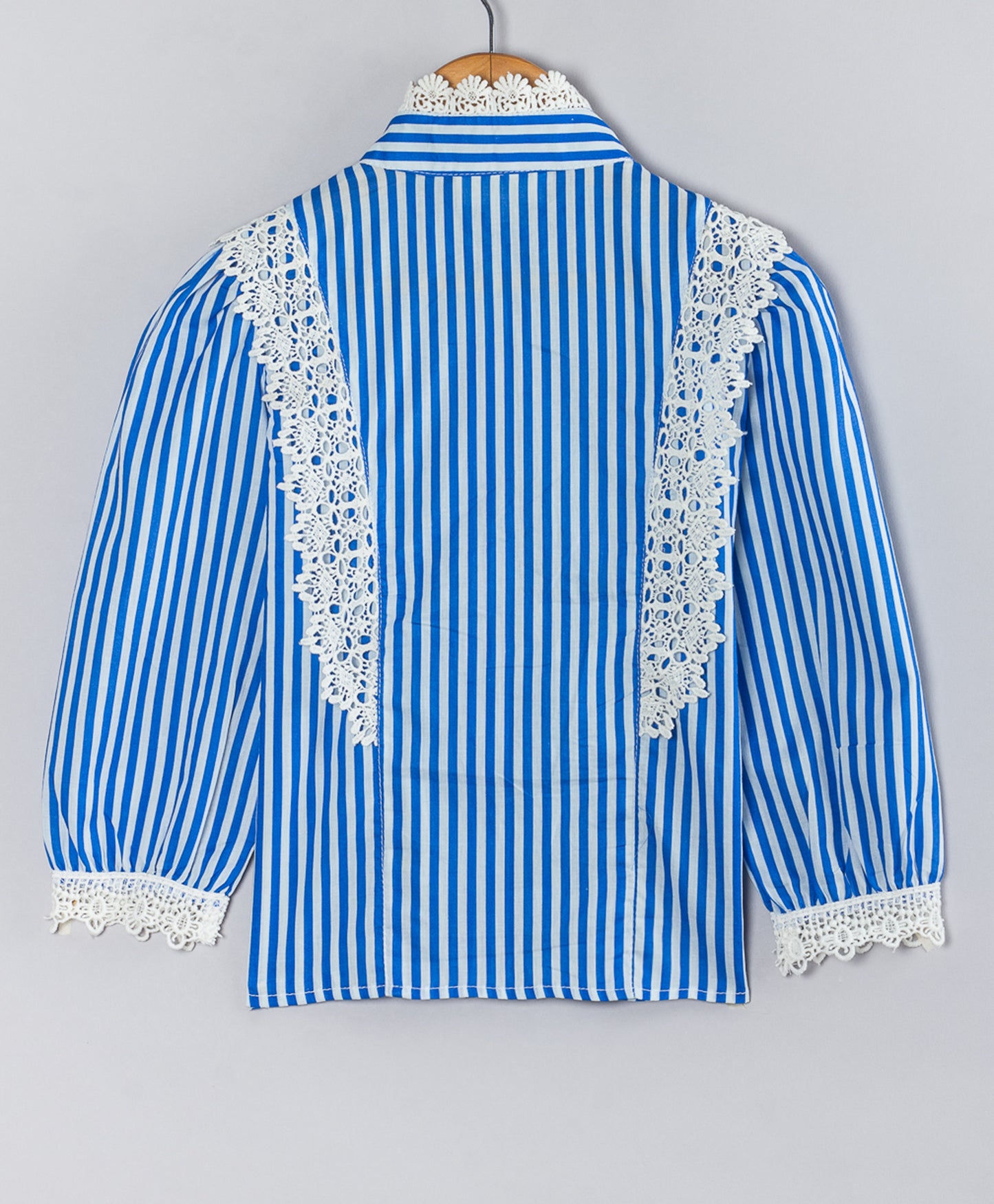 BLUE STRIPE PRINT TOP WITH LACE INSERTS