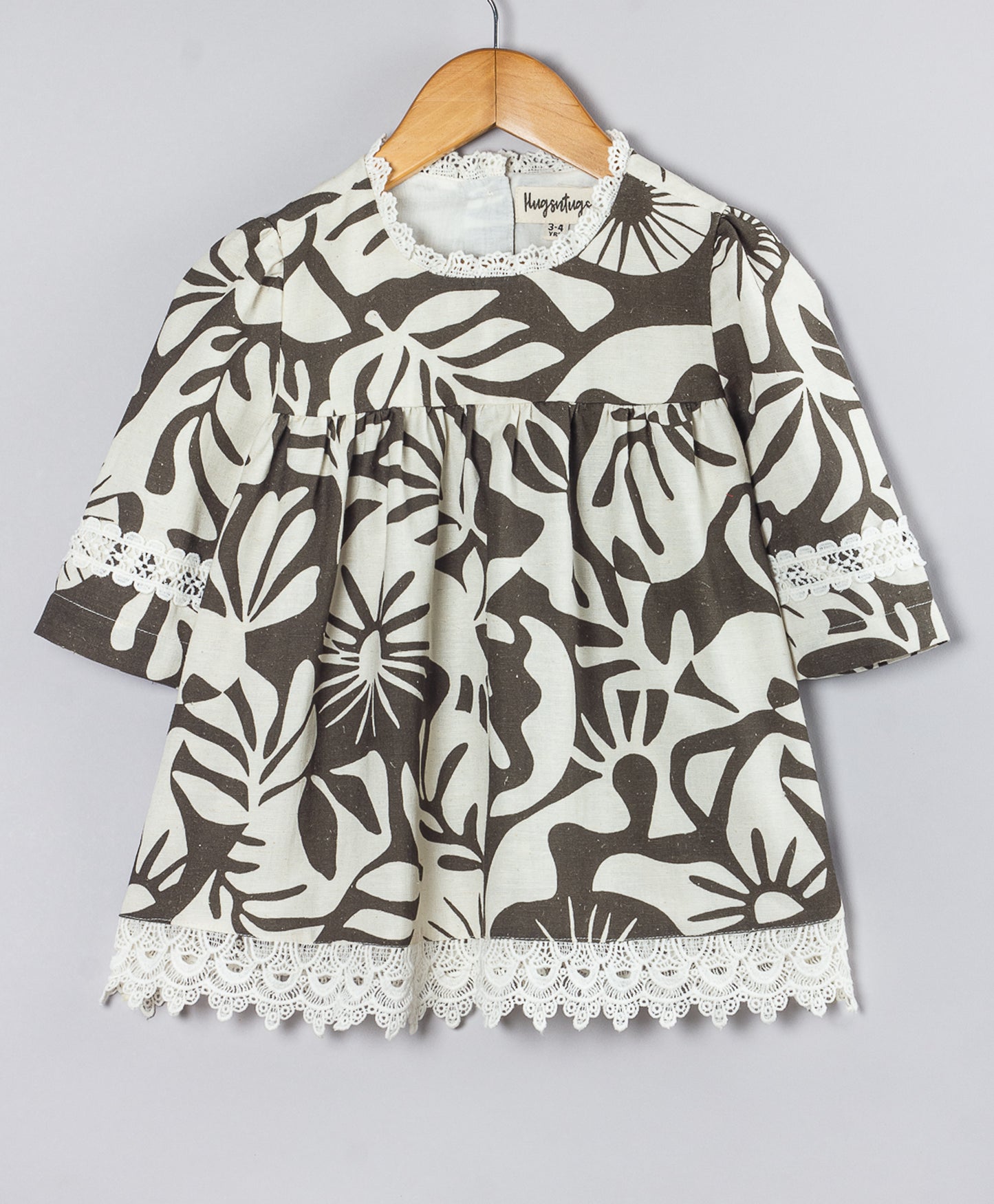 MONOCOLOR GRAPHIC PRINT TOP DARG GREY