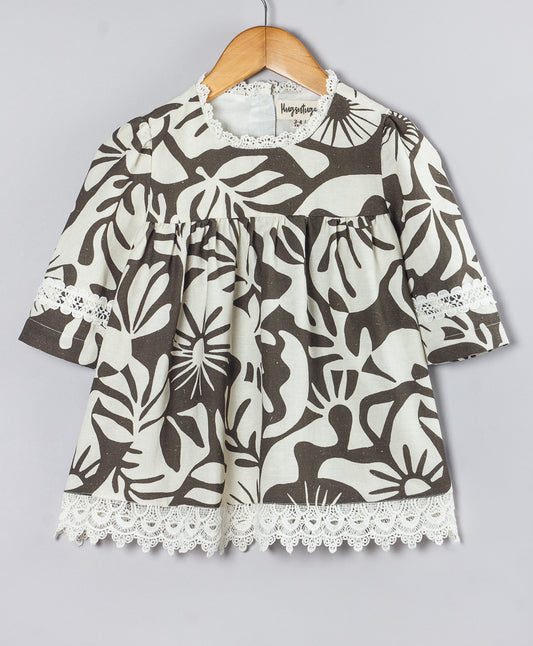 MONOCOLOR GRAPHIC PRINT TOP DARG GREY