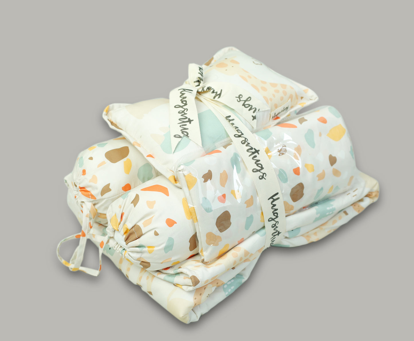 ANIMALS AND SPOTS PRINT COTSET