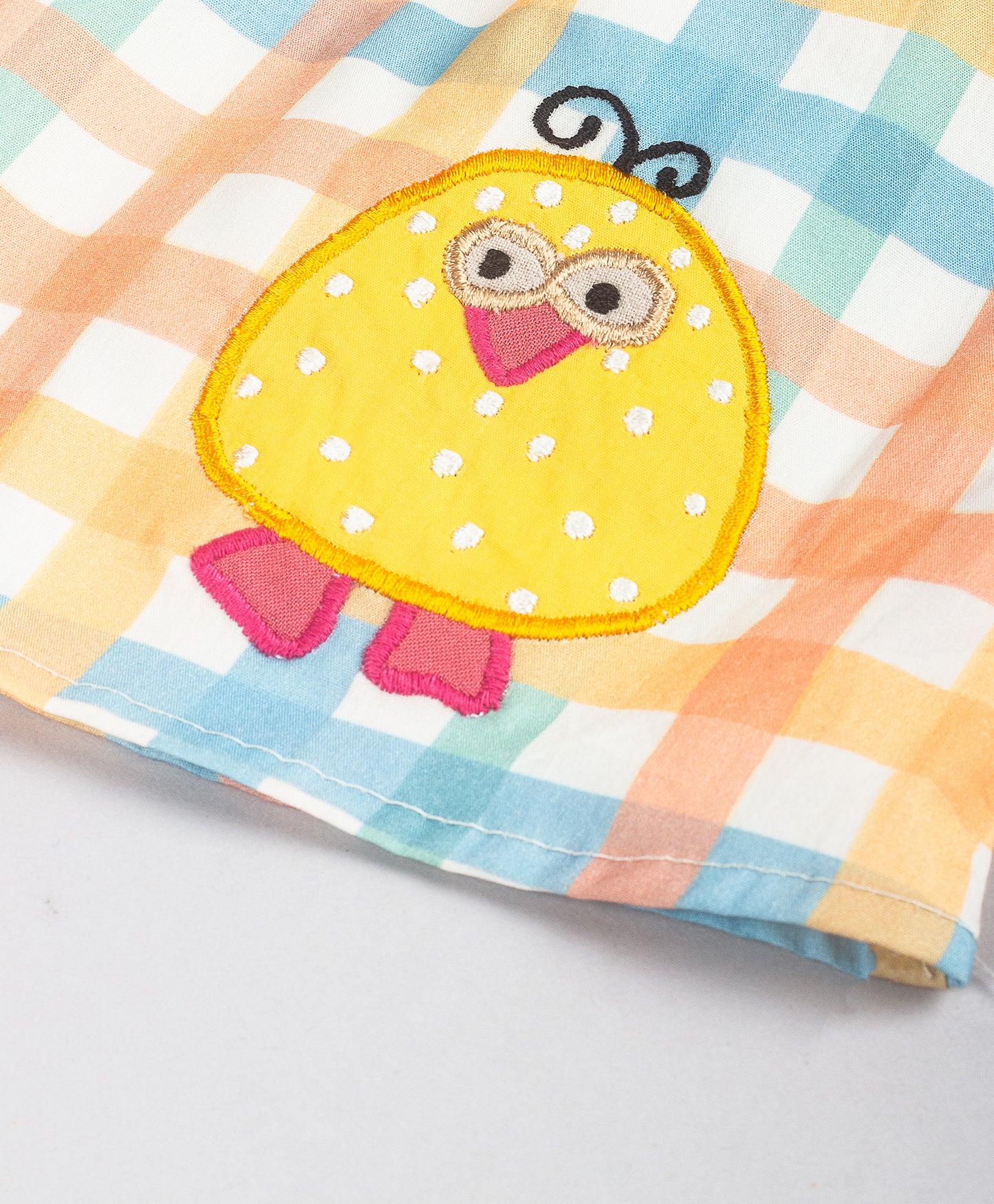 MULTI CHECK PRINT INFANT SHORTS SET WITH CHICKEN EMB. PATCH