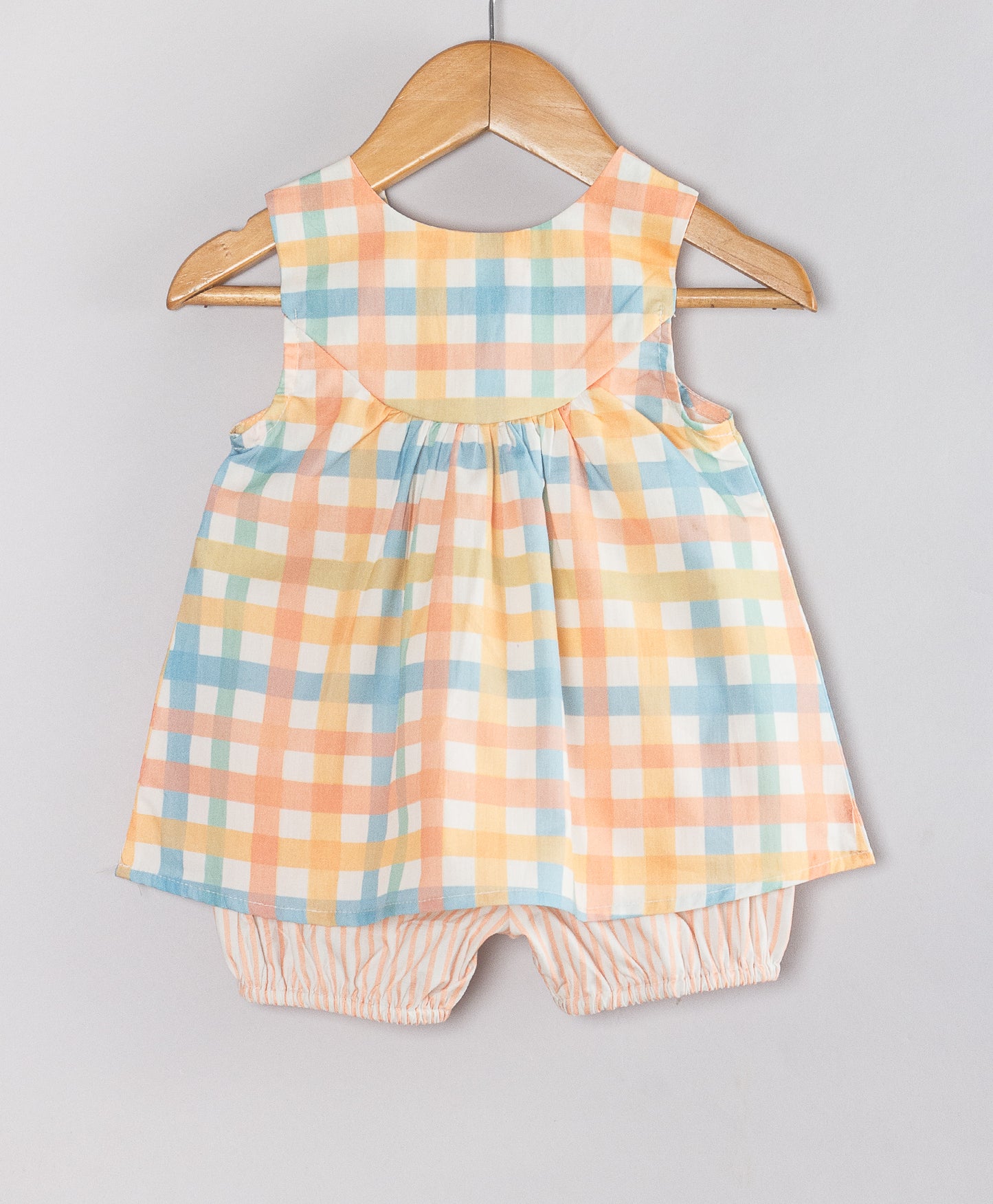 MULTI CHECK PRINT INFANT SHORTS SET WITH CHICKEN EMB. PATCH