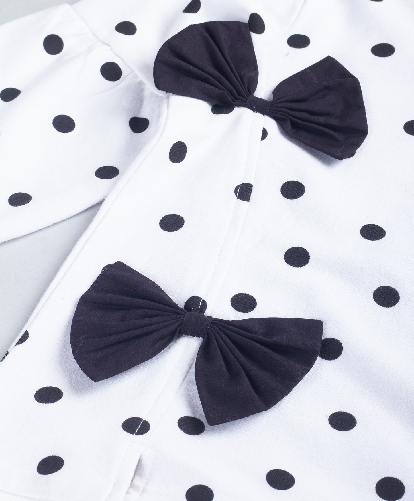 BLACK AND WHITE DOT PRINT WINTER TOP