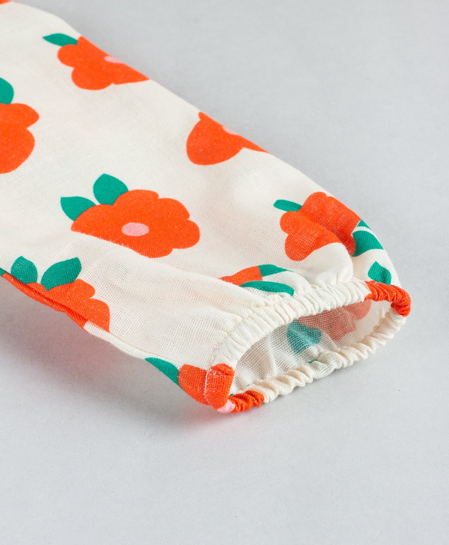 BRIGHT POPPY FLOWER PRINT TOP WITH FRILLS AT FRONT