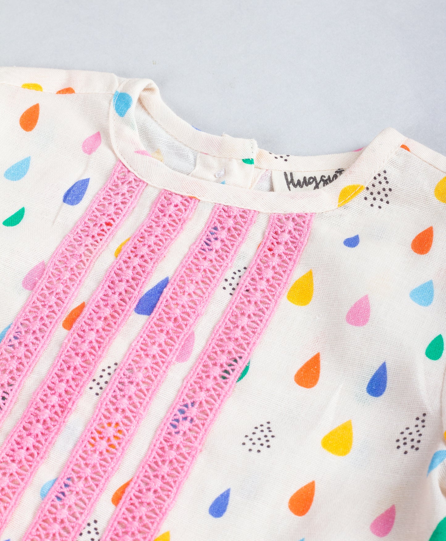 DROP PRINT TOP WITH CONTRAST LACE DETAILING