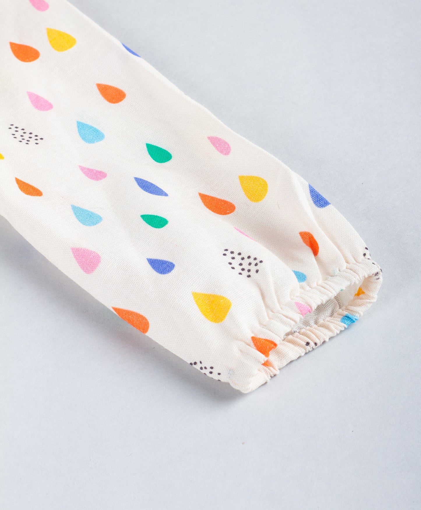 DROP PRINT TOP WITH CONTRAST LACE DETAILING