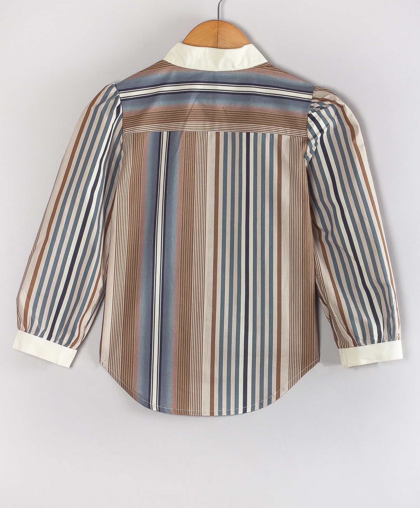 BROWN MULTI STRIPE SHIRT WITH STAR APPLIQUÉ AT CENTRE