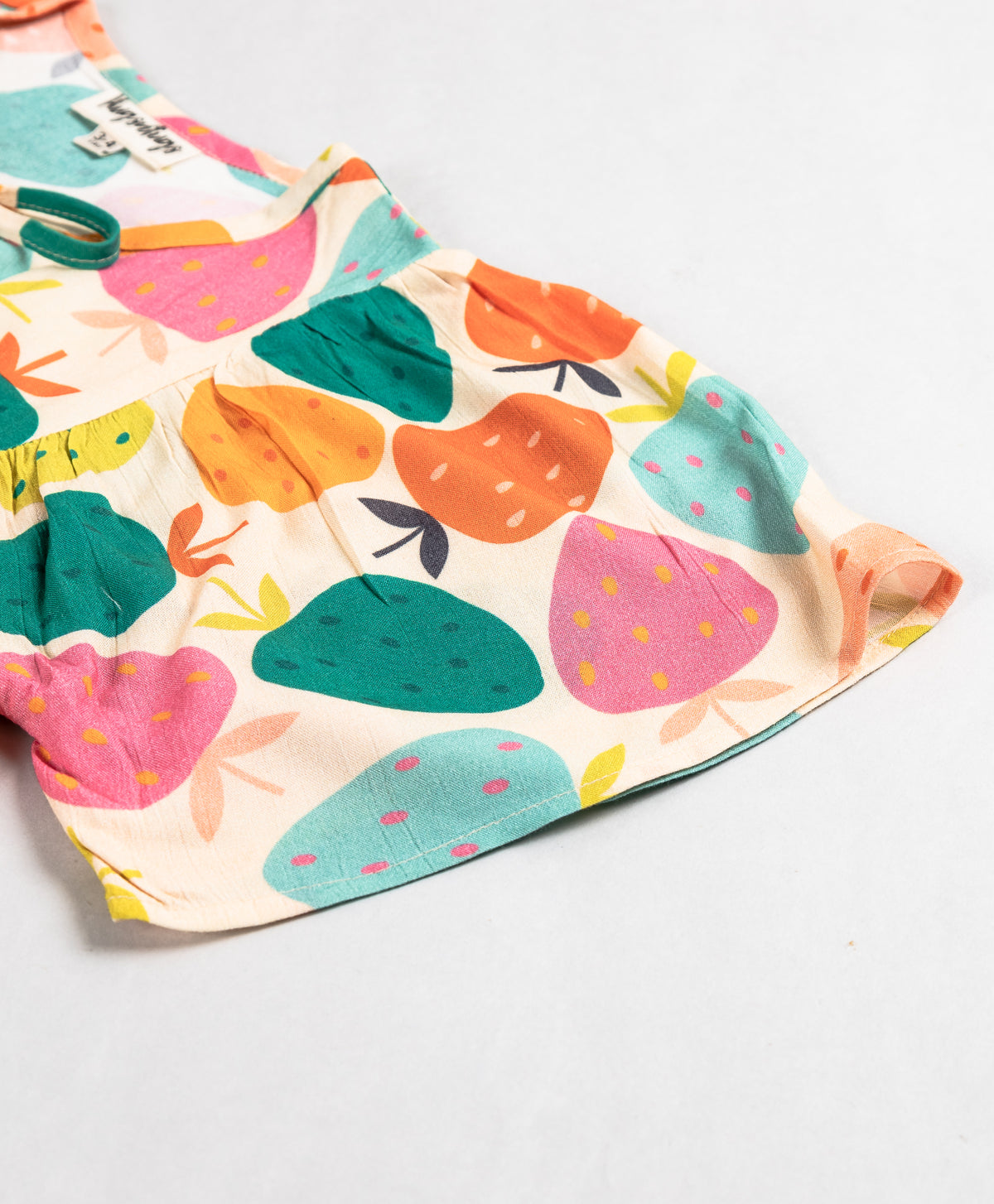 STRAWBERRY PRINT FRONT TIE UP TOP