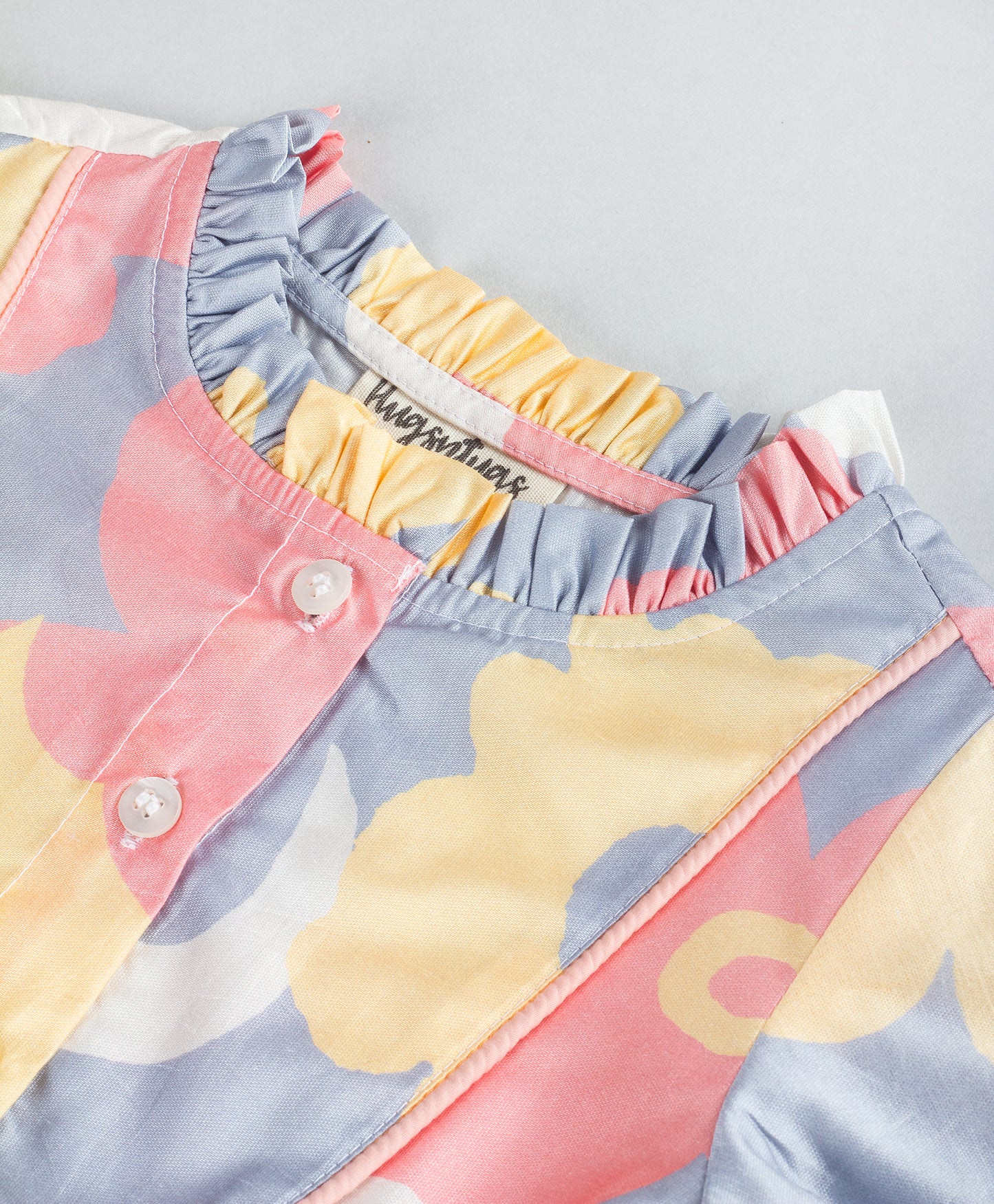 GREY BIG FLOWER PRINT TOP