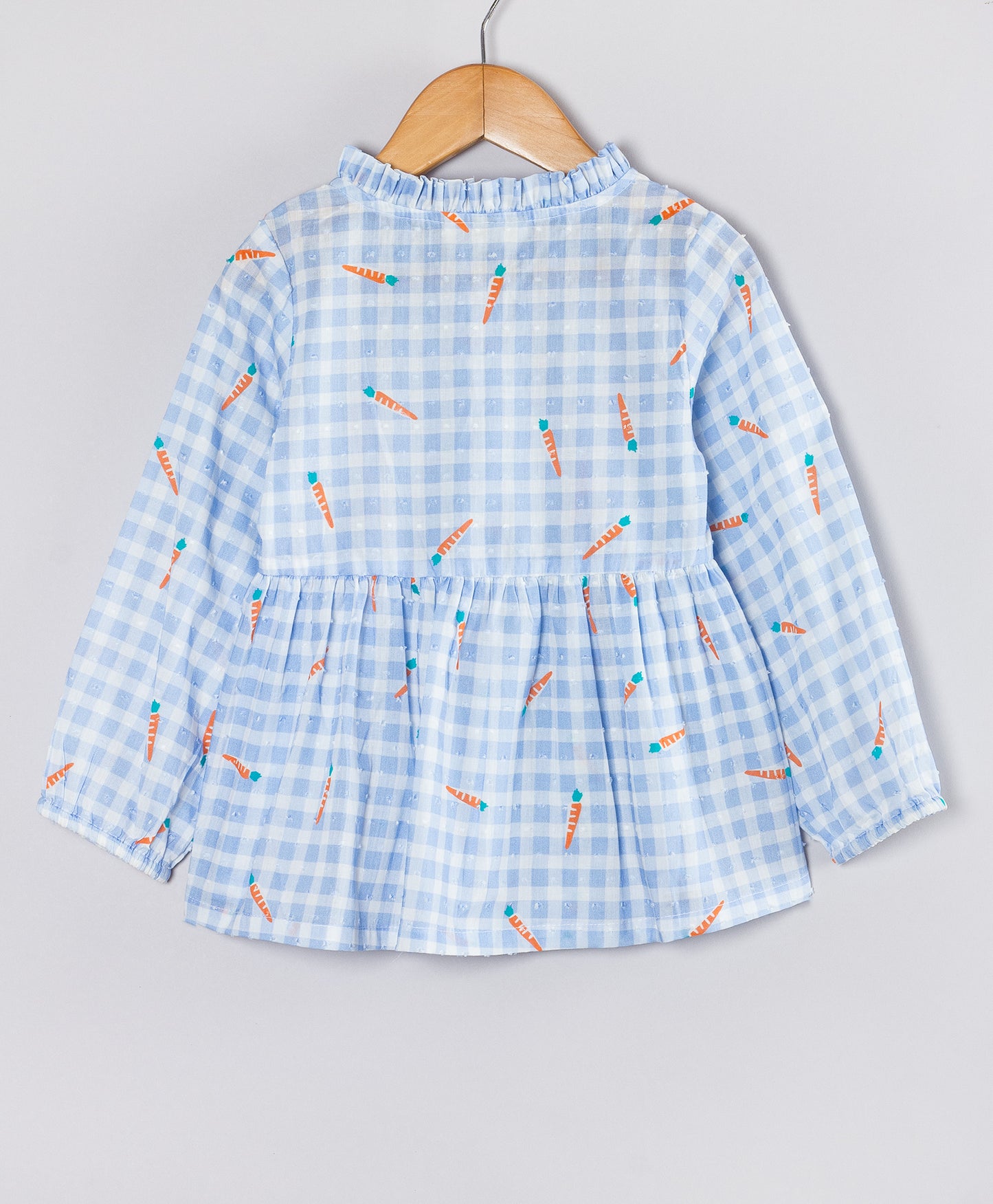 BLUE SMALL CHECK PRINT TOP WITH CARROT PRINT