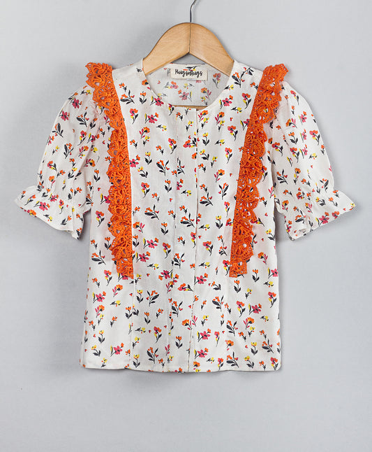 WHITE TOP WITH SMALL FLOWER PRINT