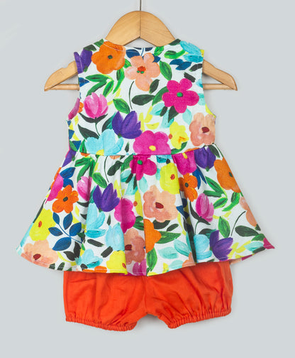 MULTI FLORAL TOP WITH CONTRAST SOLID SHORTS