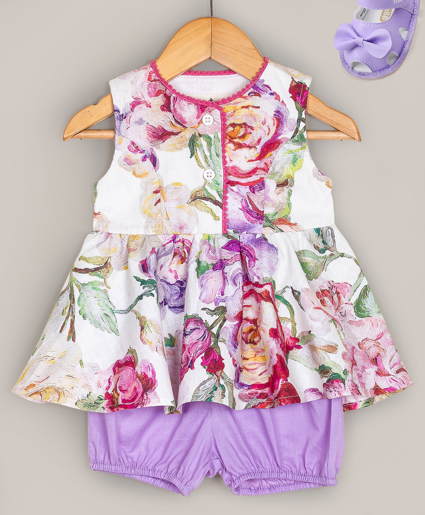 Floral print top and shorts infant set
