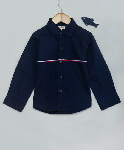 NAVY SHIRT WITH CONTRAST PIPING ACROSS CHEST